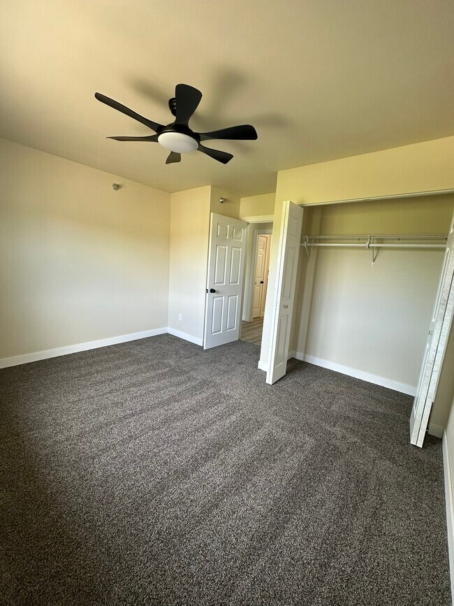 Building Photo - Valley View Estates C