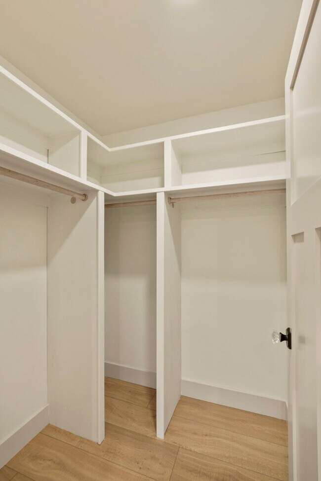 Building Photo - Beautiful 2 bedroom 1 bathroom New Build Close to UC Davis and McGeorge Law School