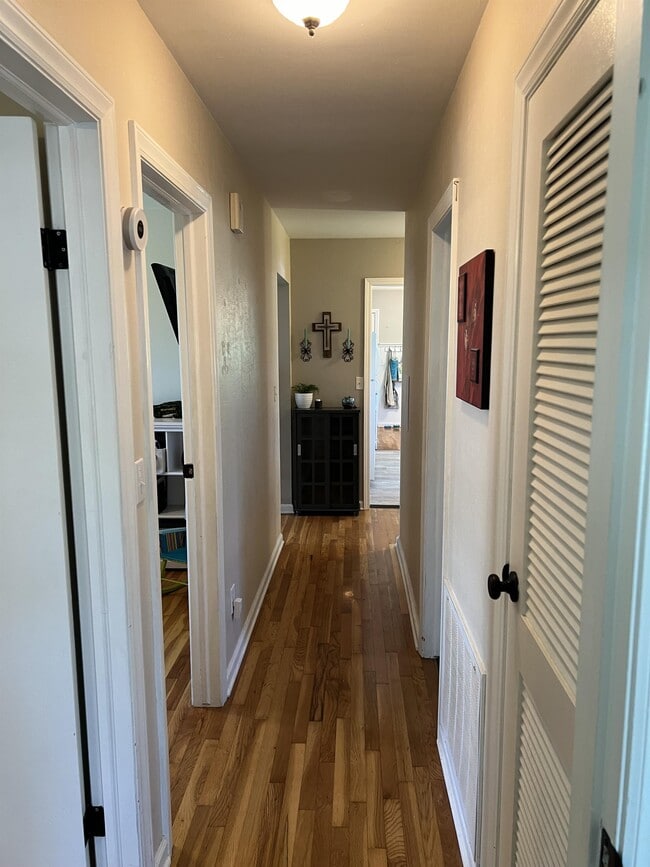 Building Photo - 601 E McKissock St