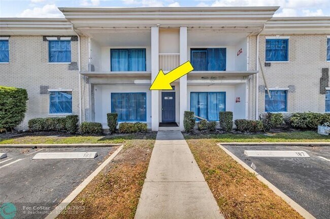 Building Photo - 160 Cypress Club Dr