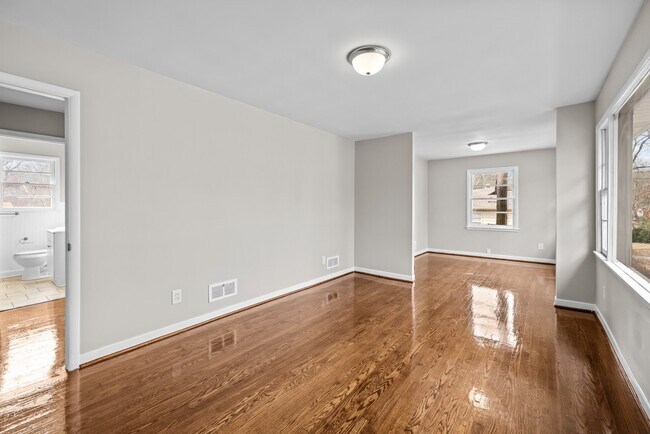 Building Photo - 1321 5 Mile Rd