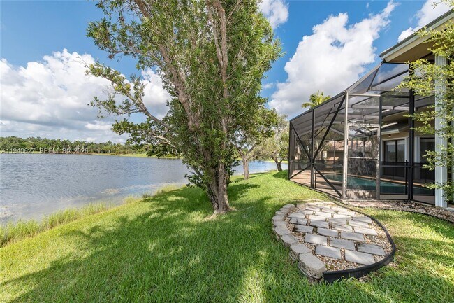 Building Photo - 1051 Woodfall Ct