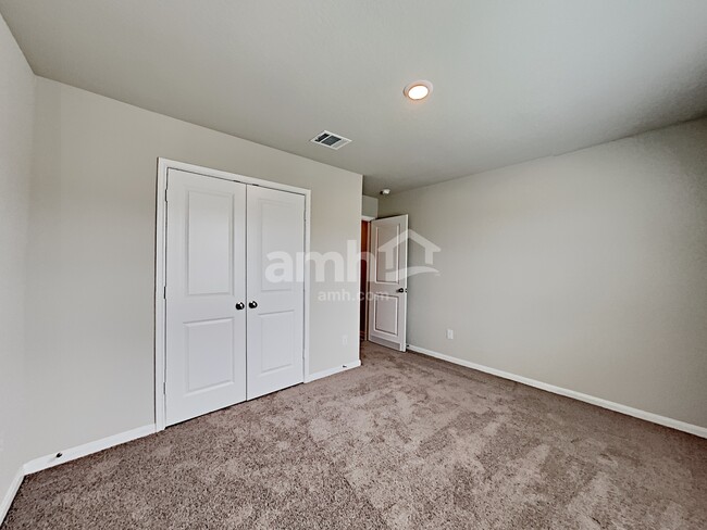 Building Photo - 2704 Iberia Ct