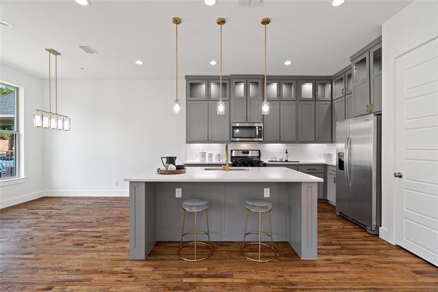 Building Photo - 907 St George Pl