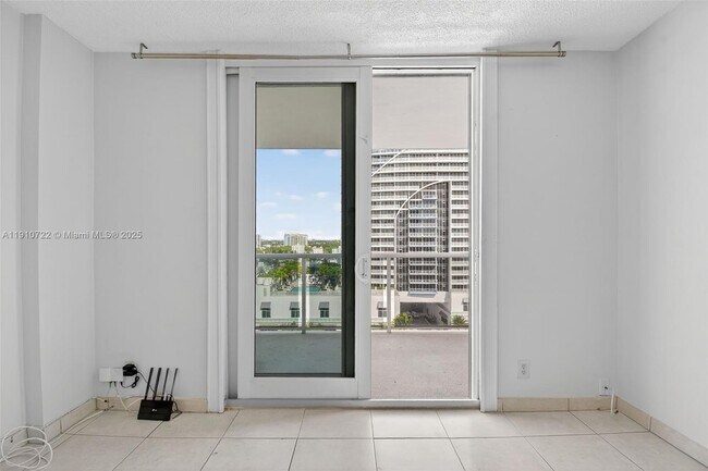 Building Photo - 336 N Birch Rd