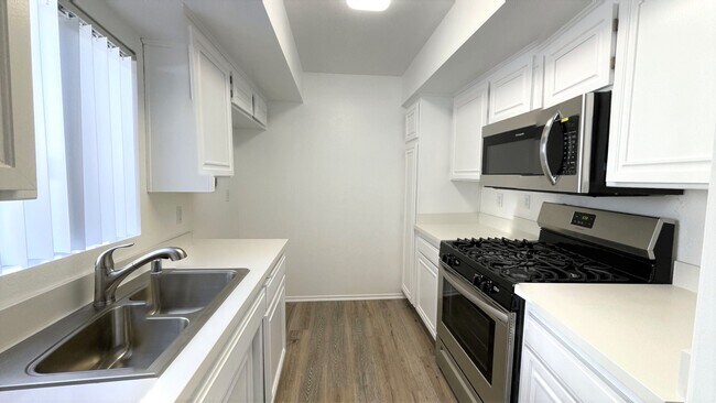 Building Photo - 5300 Kester