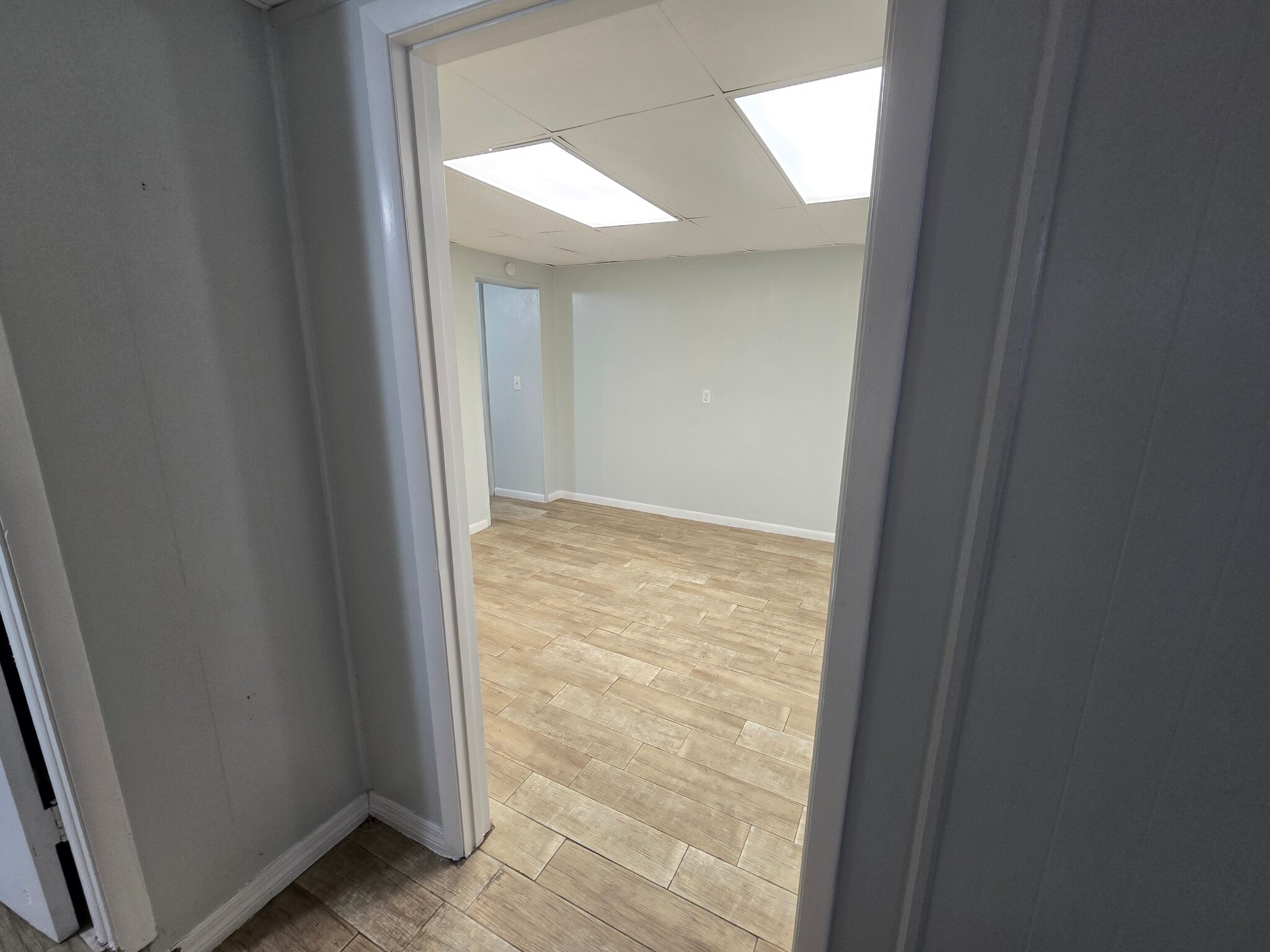 Building Photo - 7107 Arlet Dr