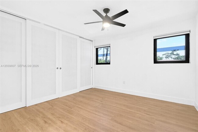 Building Photo - 3522 SW 25th St