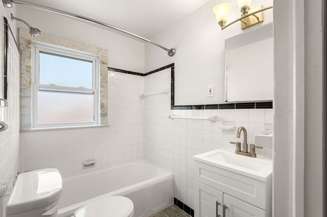Building Photo - FIRST MONTH FREE* Twin home with new carpe...