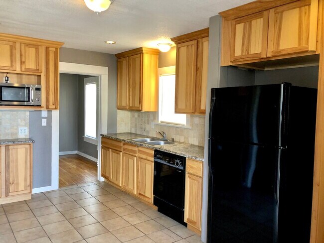 Building Photo - Nice Two Bedroom - Heart of Lubbock