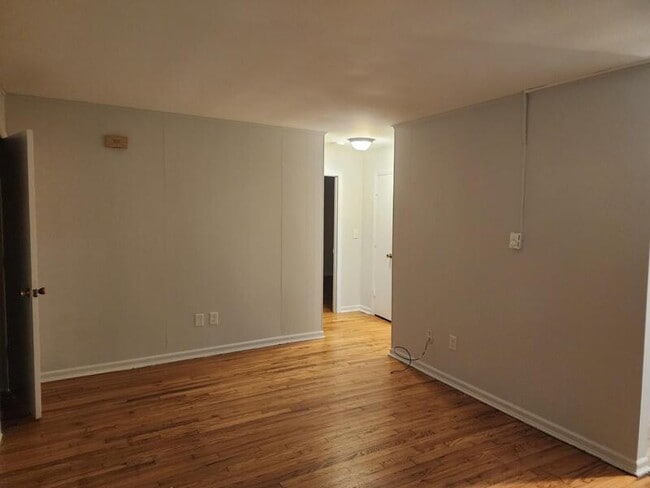 Building Photo - 11 Alexander Dr