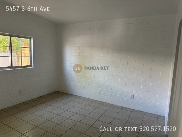 Building Photo - 5457 S 6th Ave