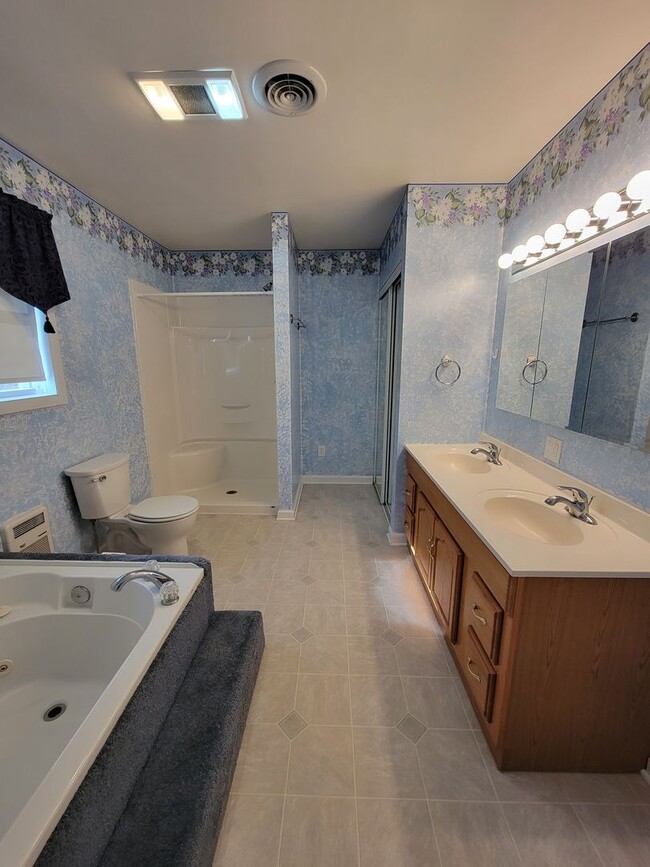 Building Photo - 7170 Ruritan Dr