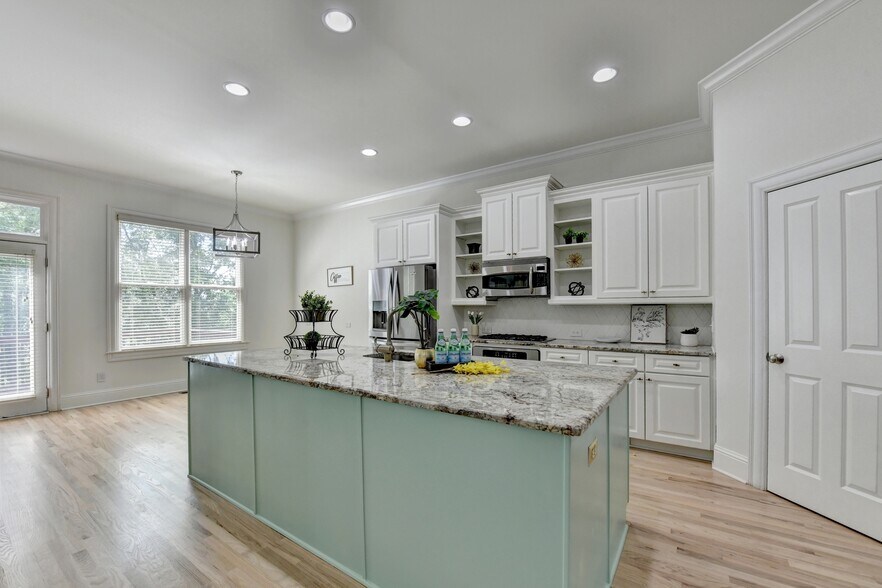 Building Photo - 6961 Fellowship Ln