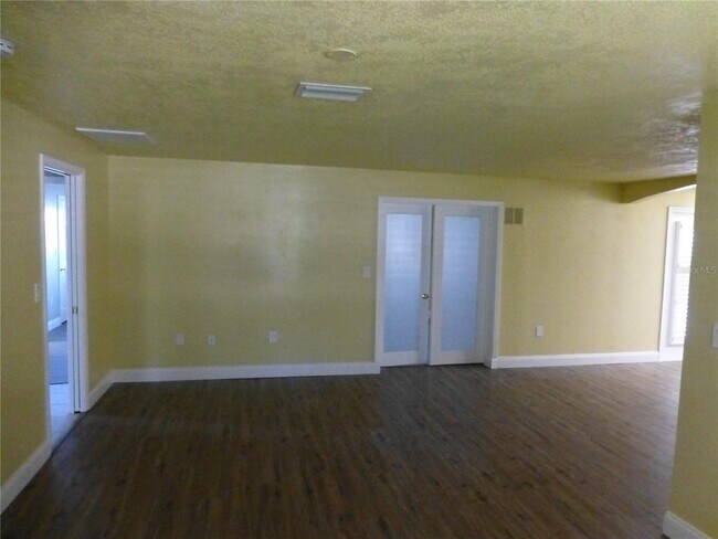 Building Photo - 752 Patricia Ave