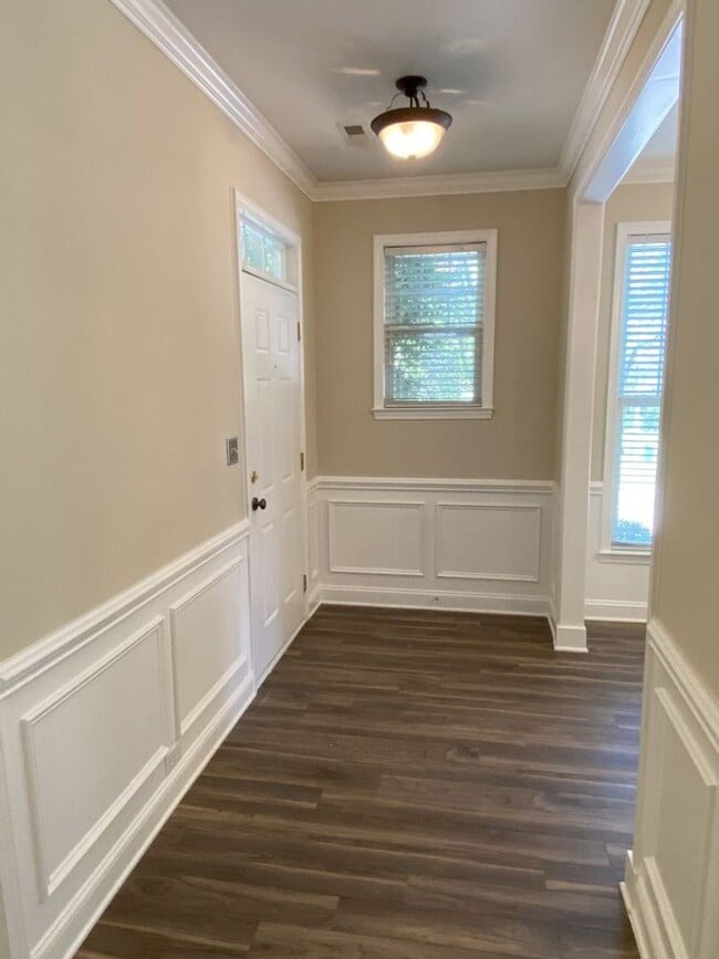 Building Photo - 2 story, 3 Bedroom Corner Lot Home in Corn...