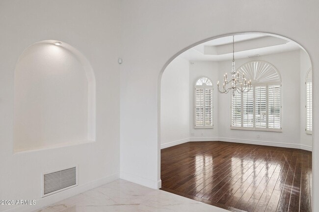 Building Photo - 8303 N 61st Pl