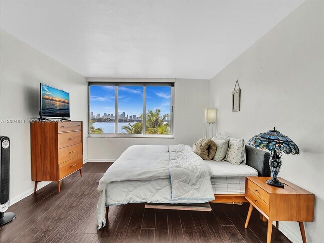 Building Photo - 1200 West Ave