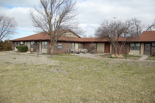 Primary Photo - 700 Cedar St