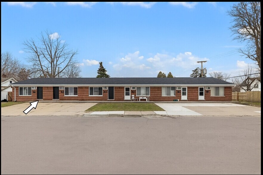 Building Photo - 53 Hollywood Ct