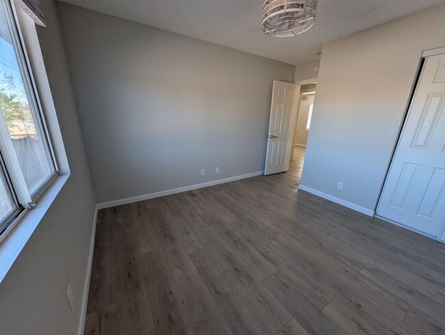 Building Photo - Perfect Family Home: 3-Bedroom, 2-Bath Gem