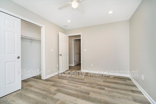 Building Photo - 2538 Columbia Ave