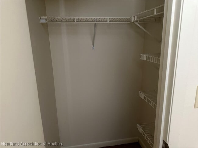 Building Photo - 7420 Valencia Rd