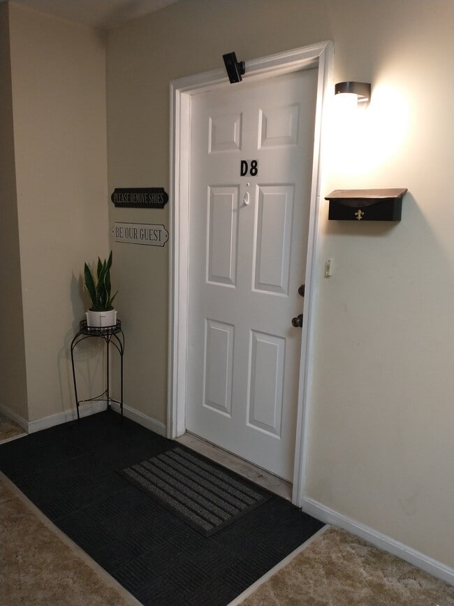 Building Photo - 1288 S Ox Rd