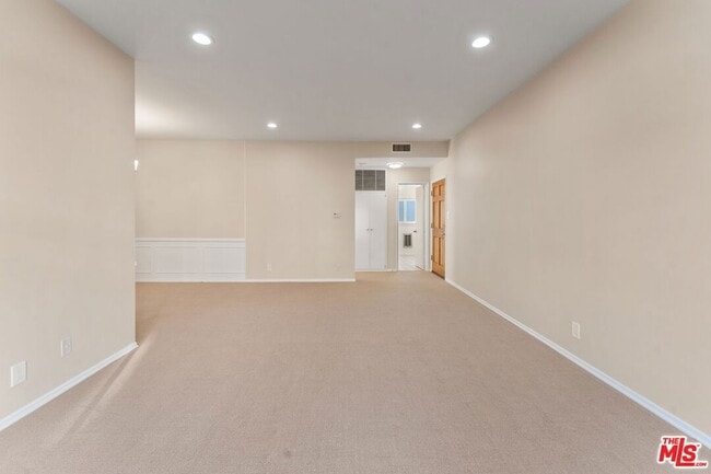 Building Photo - 115 Marguerita Ave