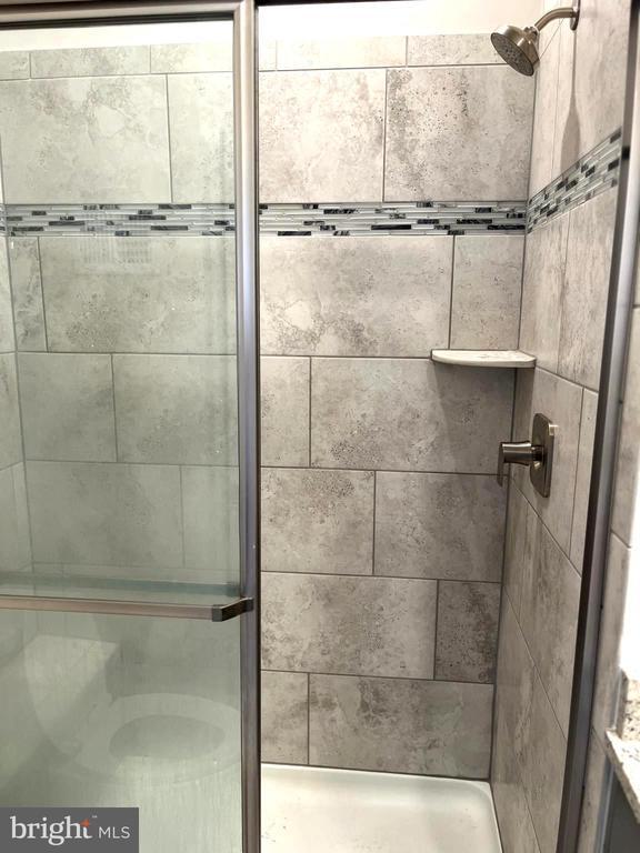 Building Photo - 7795 Barrensdale Rd