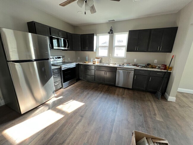 Building Photo - NEWLY RENOVATED HOME