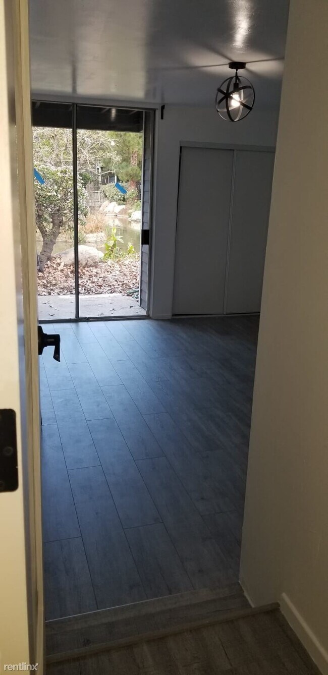 Building Photo - 2 br, 1 bath Condo - Harbor Pine Creek