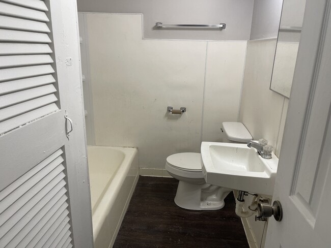 Building Photo - 5457 101st St