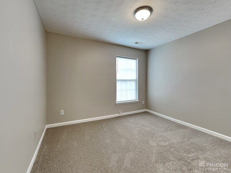 Building Photo - 298 Arrowhead Dr