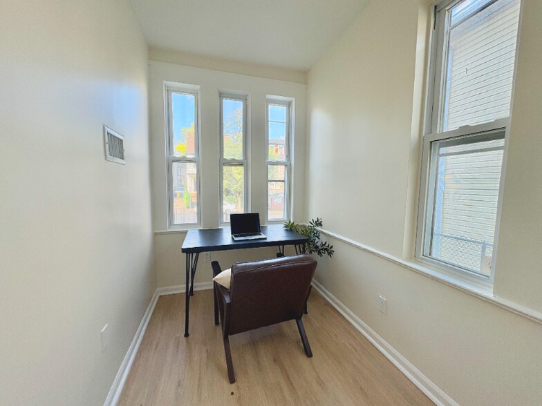 Building Photo - 122 Shephard Ave