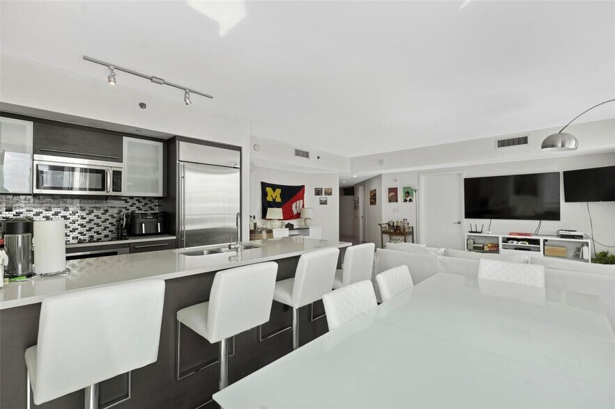 Building Photo - 55 SE 6th St