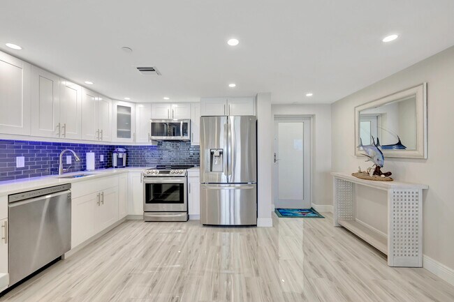 Building Photo - 2909 S Ocean Blvd