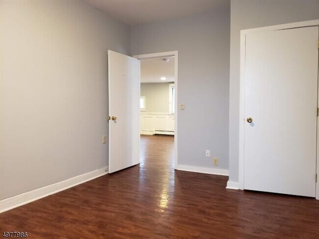 Building Photo - 16 W Somerset St