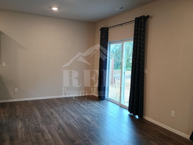 Building Photo - 6453 Hornet Cir NE