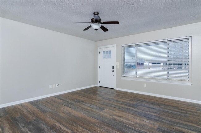 Building Photo - 1208 NE 3rd St