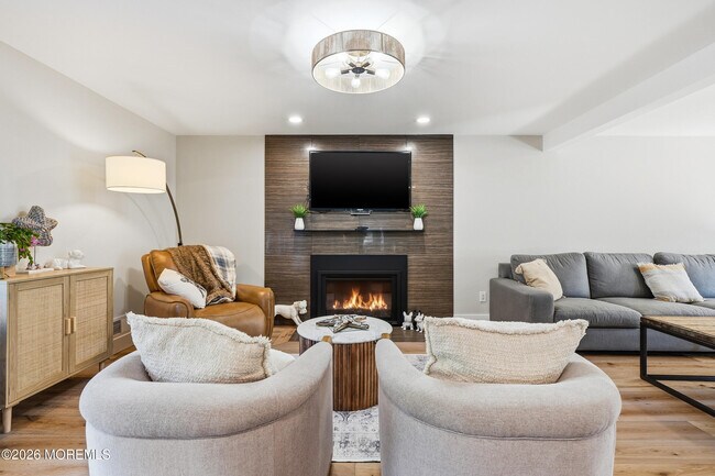 Building Photo - 8 Jackson Ct