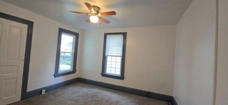 Building Photo - 207 Lincoln Ave