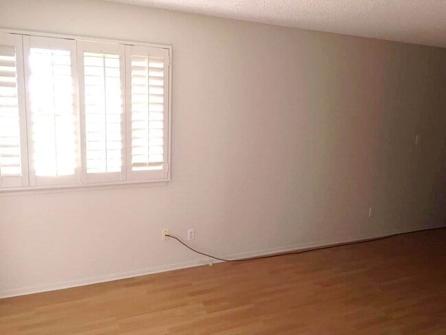 Building Photo - Epic REA: Cozy 2BR Near UC Davis w/ Garage...