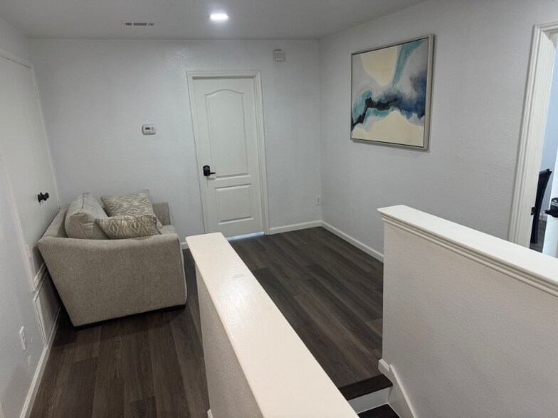 Building Photo - 2028 Valley Forge Trail