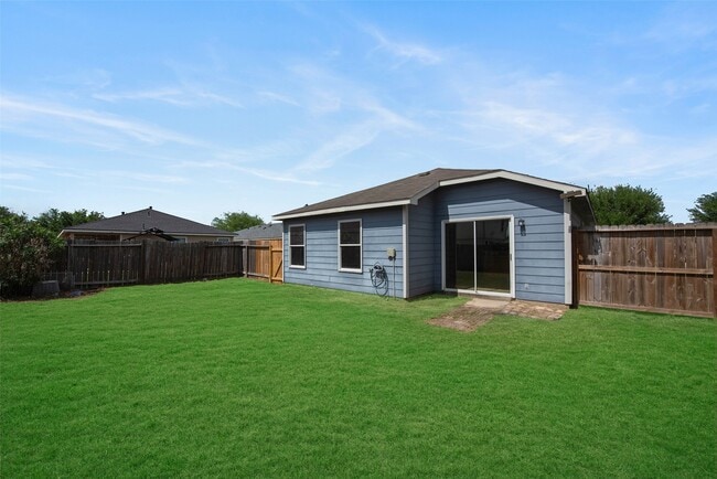 Building Photo - 7939 Yaupon View Dr