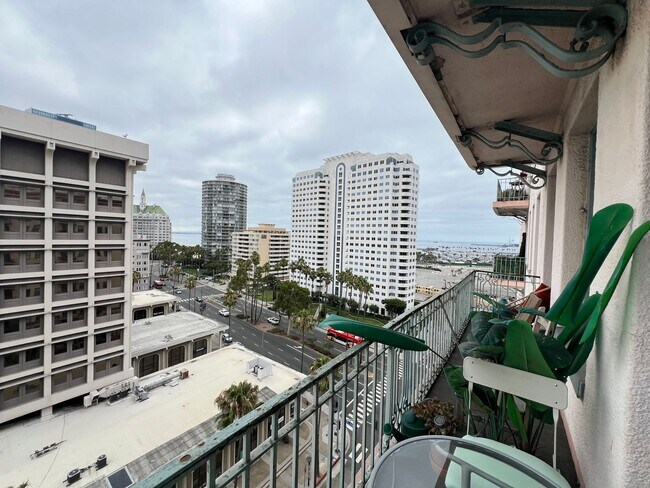Building Photo - Chic Ocean-View Furnished Studio in a Hist...