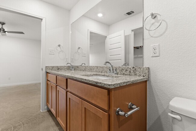 Building Photo - 912 Cherry Laurel Ln