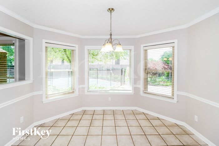 Building Photo - 3707 Oak Forest Dr