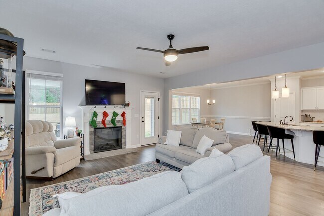 Building Photo - Haynes Station - 4 Bedroom 2.5 Bath