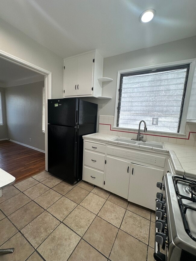 Clean and updated - 5646 Farmdale Ave